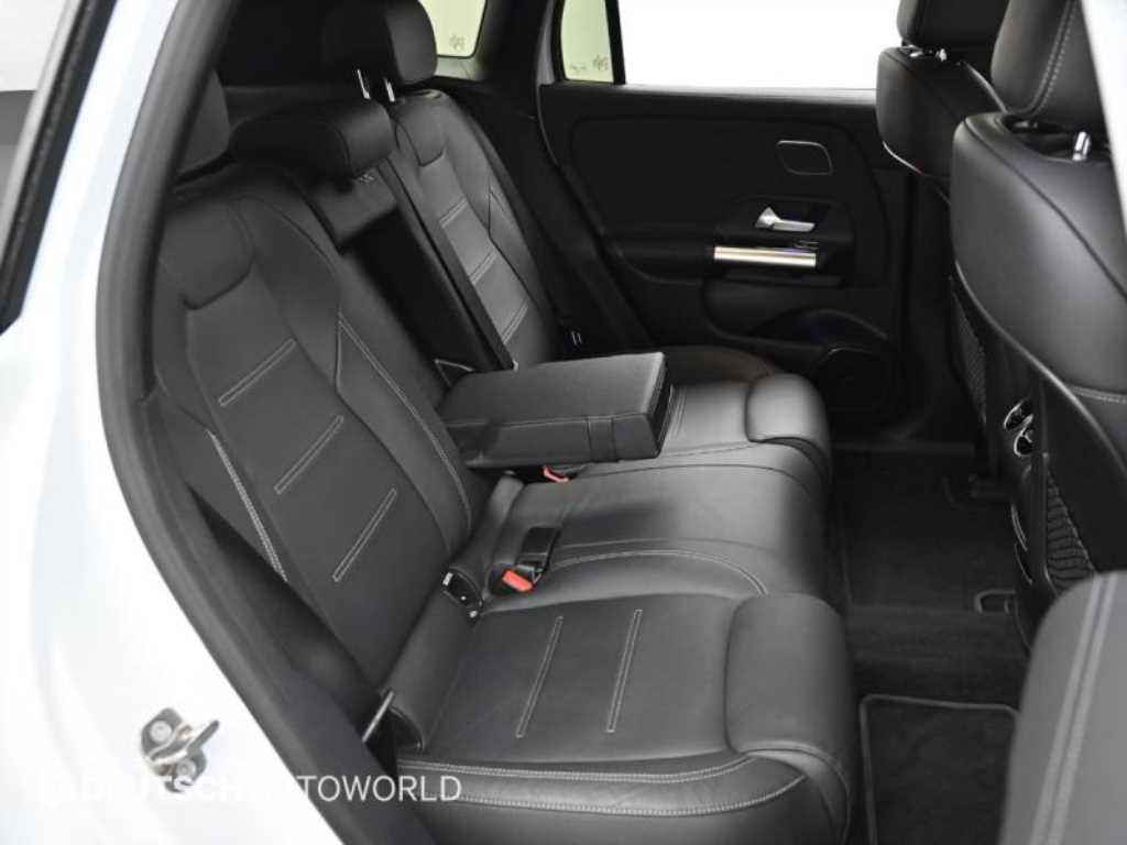 Mercedes Benz EQA - Vista 12