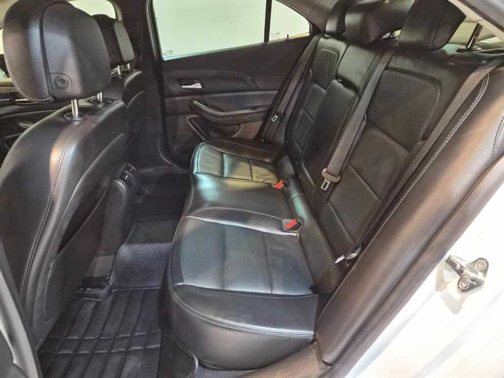 Chevrolet Malibu - Vista 5