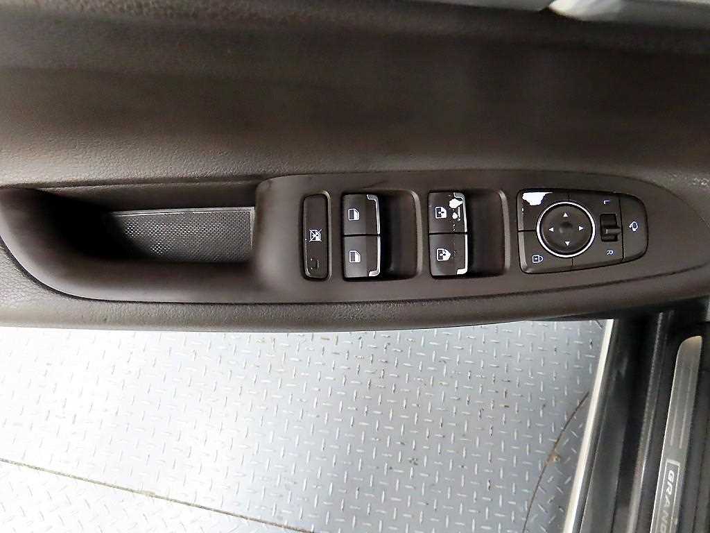 HYUNDAI Grandeur - Vista 11