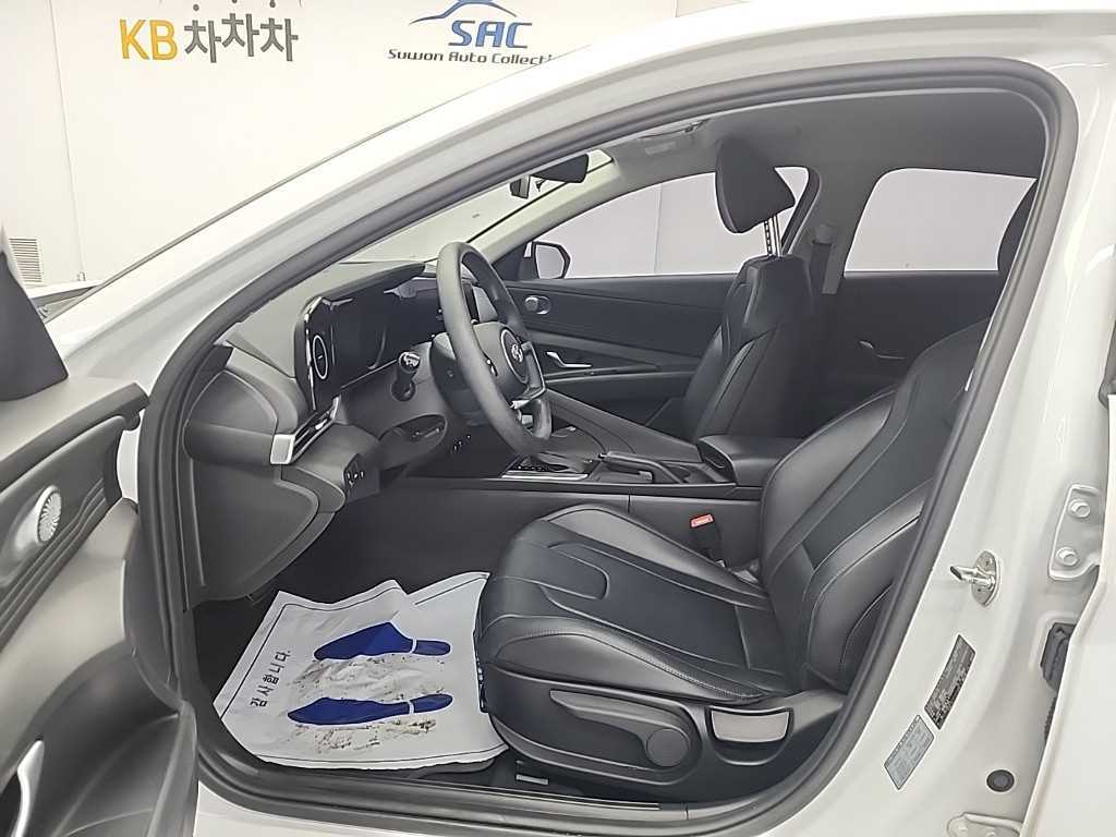 HYUNDAI Avante - Vista 11