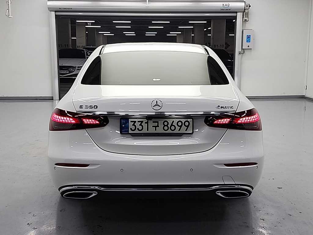 Mercedes Benz E class - Vista 4