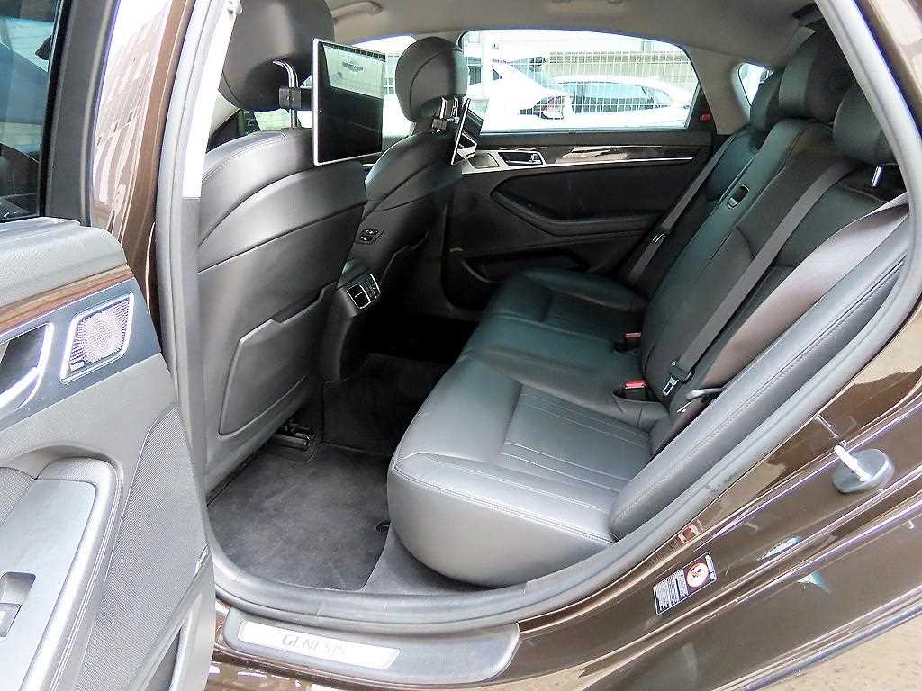 Genesis G80 - Vista 6