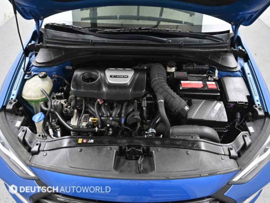 HYUNDAI Avante - Vista 6