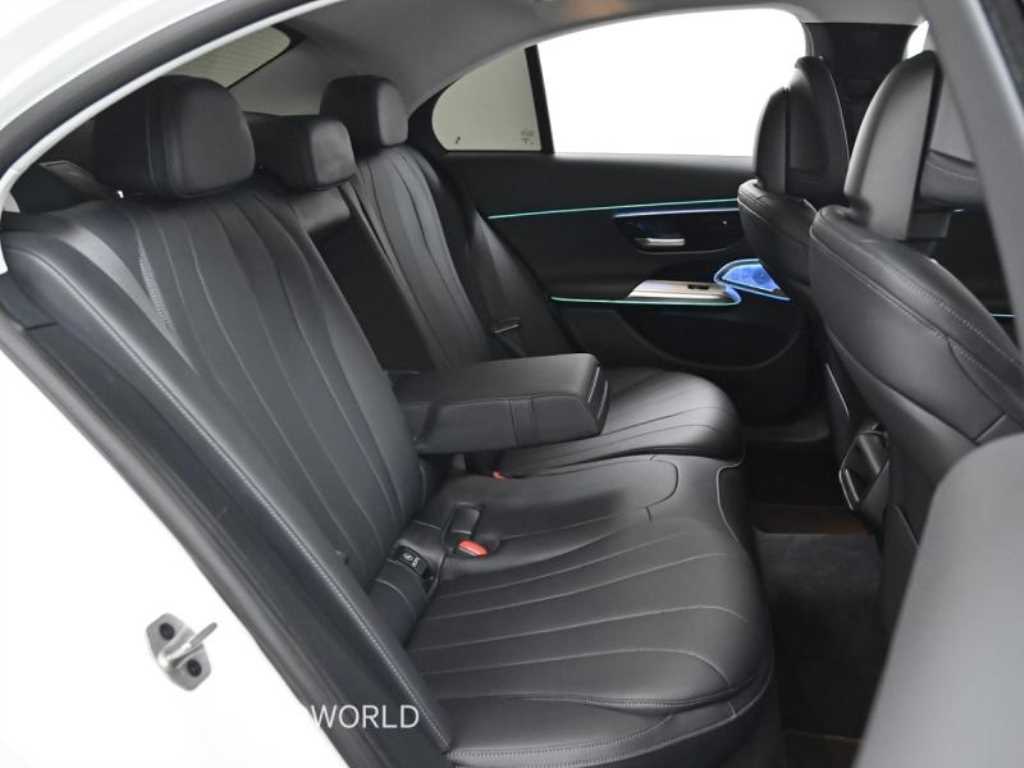 Mercedes Benz E class - Vista 11