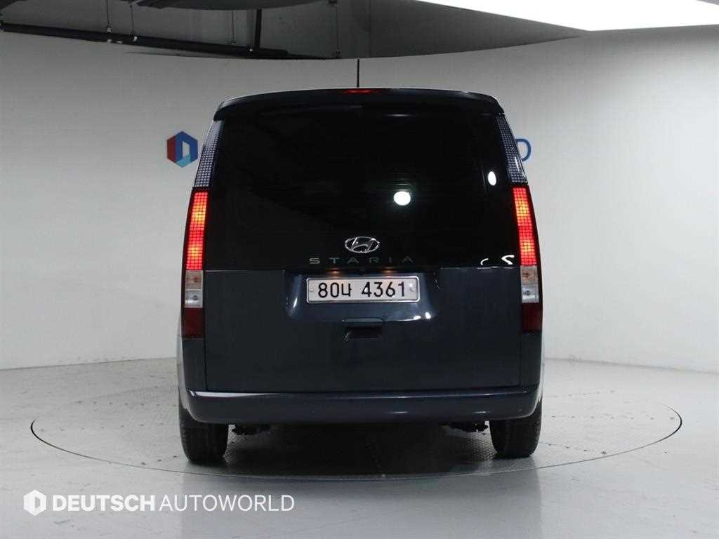 HYUNDAI Staria - Vista 4