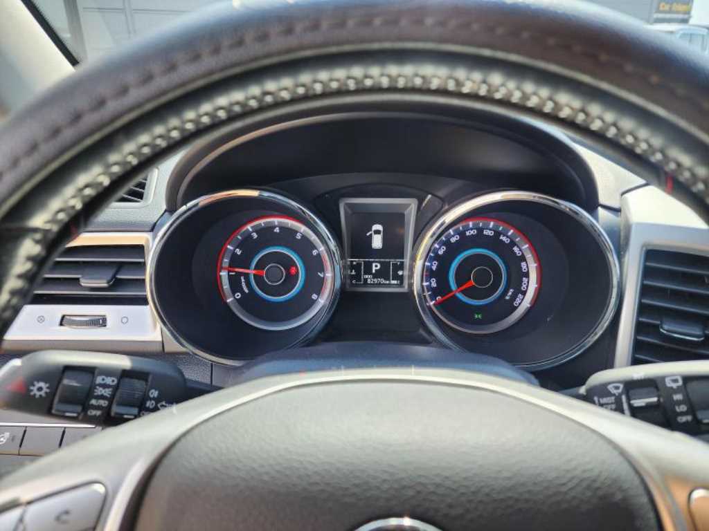 Ssangyong Tivoli - Vista 10