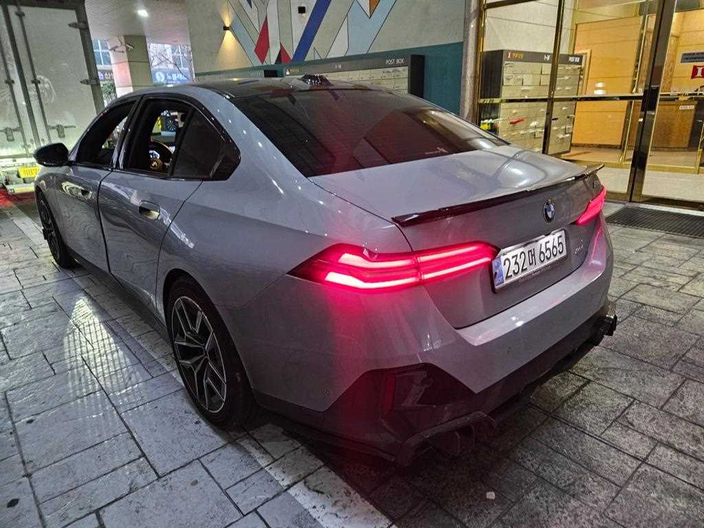 BMW 5 Series - Vista 4