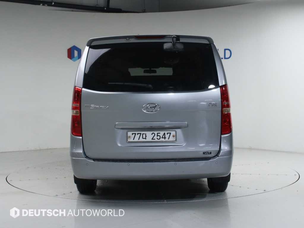 HYUNDAI Starex - Vista 4