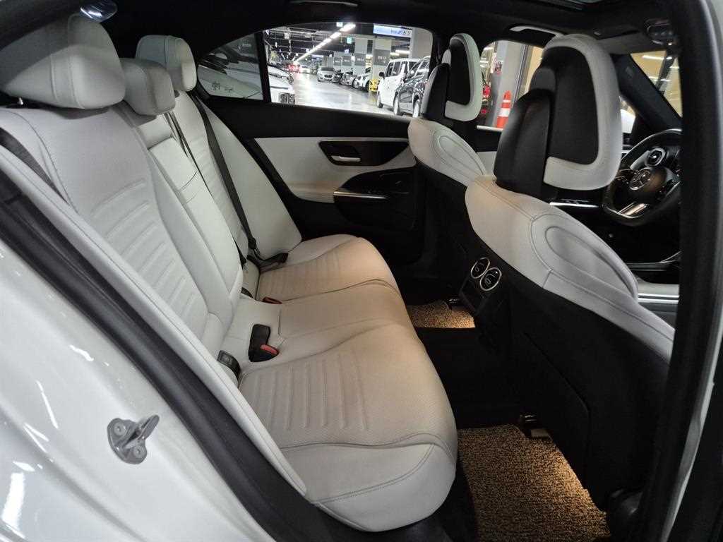 Mercedes Benz C Class - Vista 8