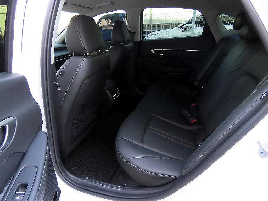 HYUNDAI Sonata - Vista 6