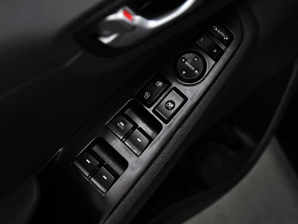 HYUNDAI Ioniq - Vista 10