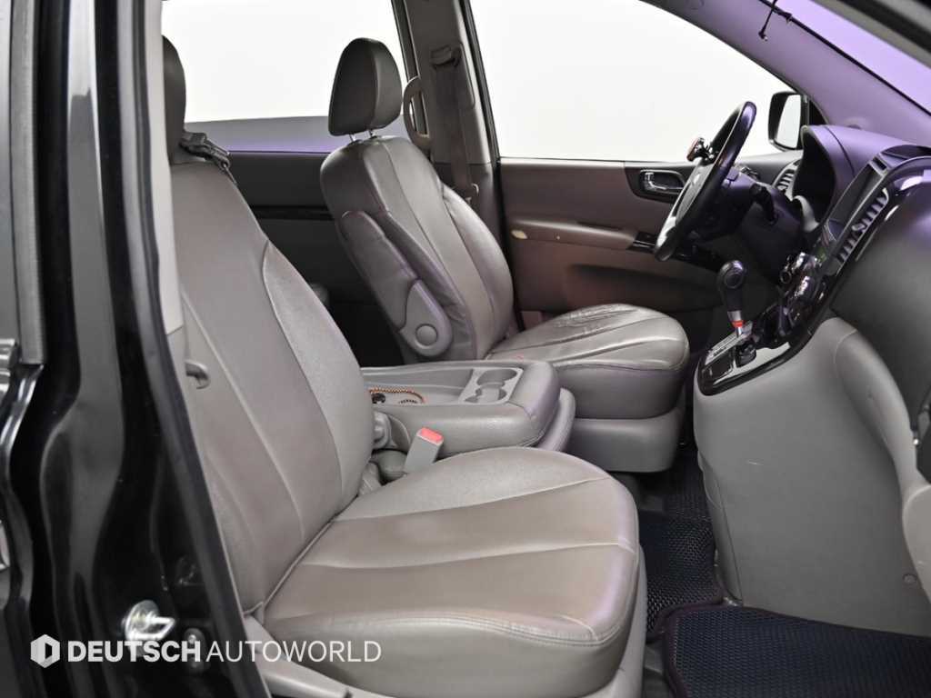 KIA Carnival - Vista 10