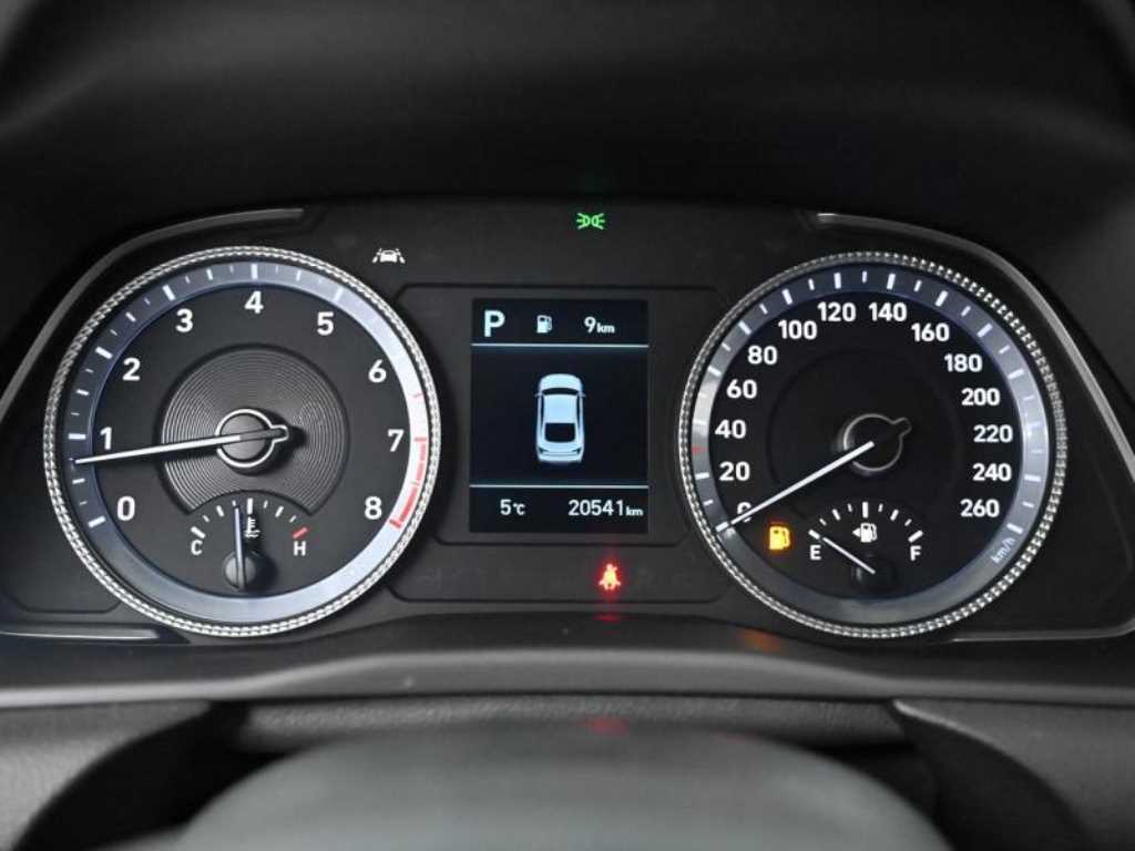 HYUNDAI Sonata - Vista 8