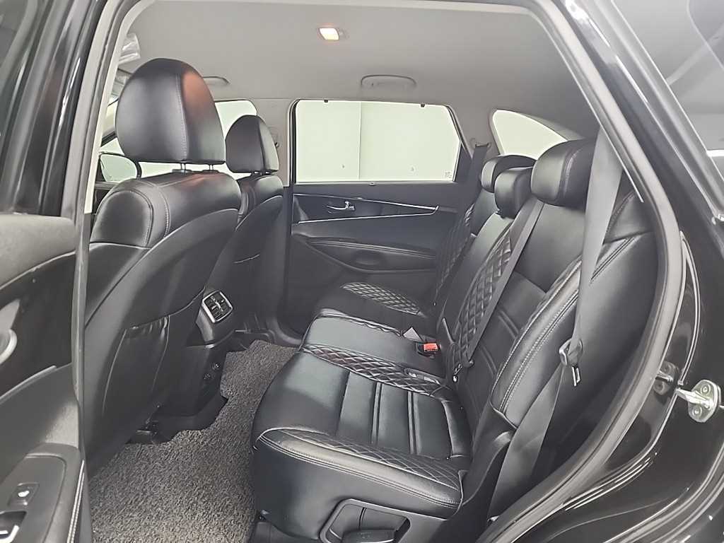 KIA Sorento - Vista 12