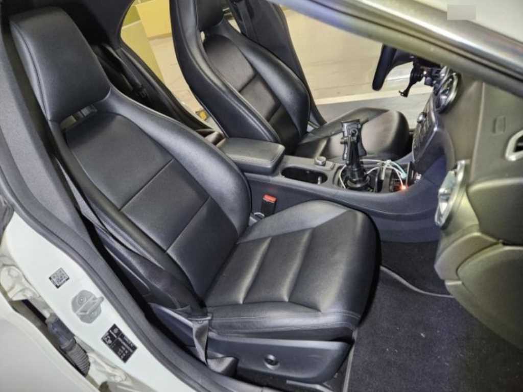 Mercedes Benz CLA Class - Vista 11