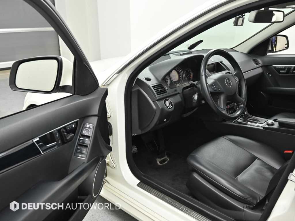 Mercedes Benz C Class - Vista 11