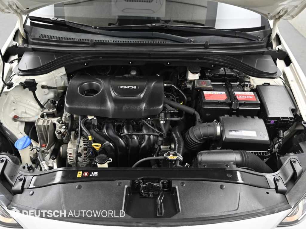 HYUNDAI Avante - Vista 6