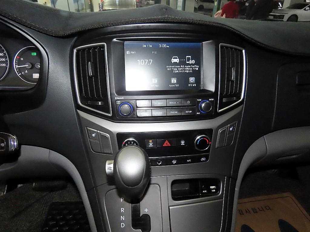 HYUNDAI Starex - Vista 11