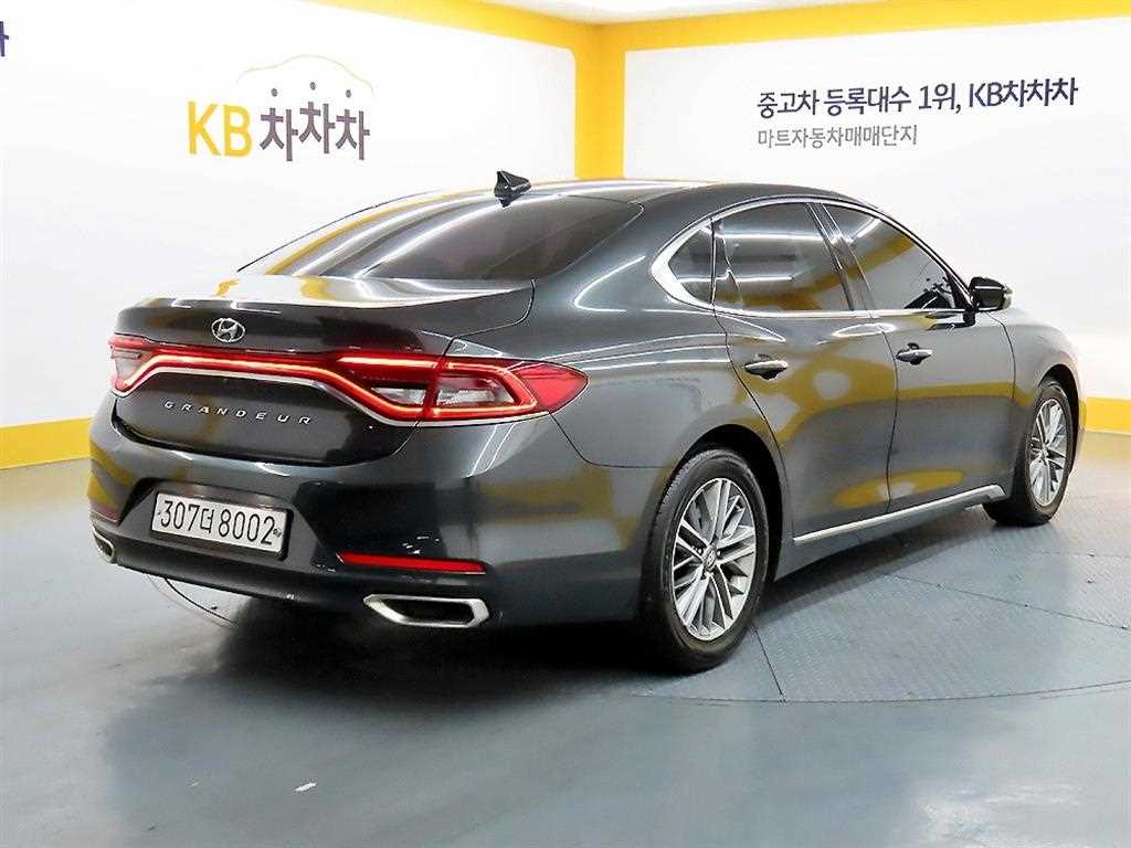 HYUNDAI Grandeur - Vista 4