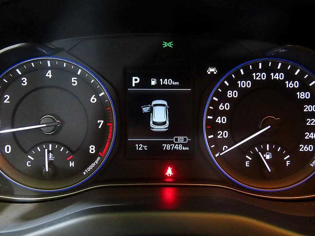 HYUNDAI Kona - Vista 9