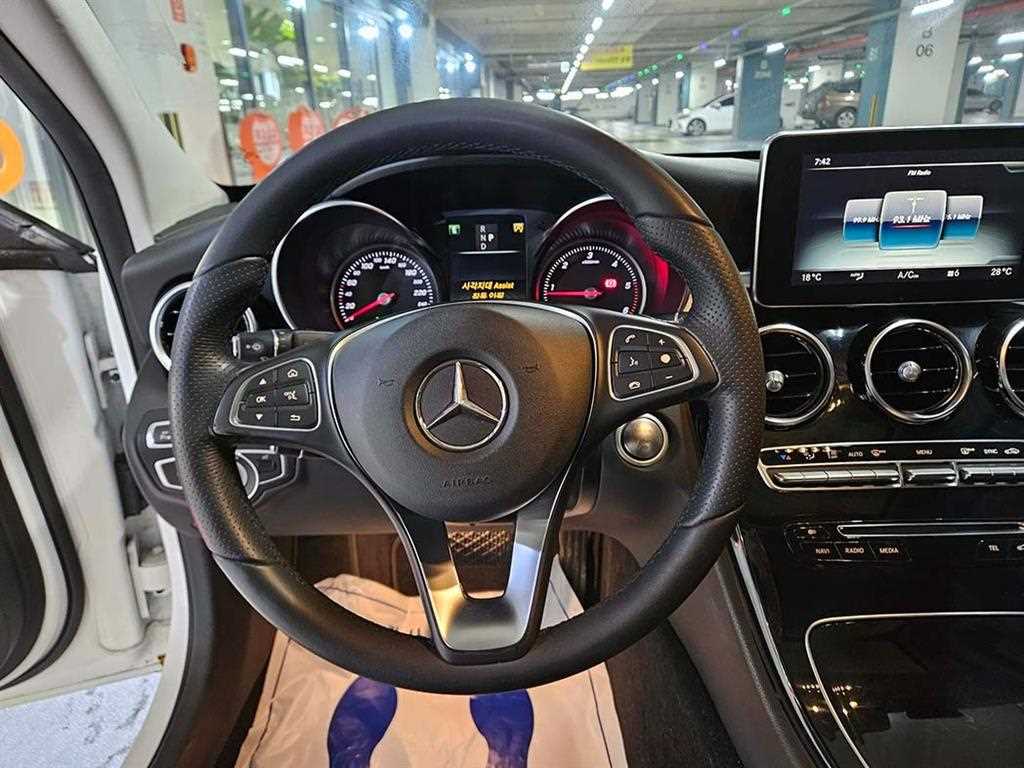 Mercedes Benz C Class - Vista 11