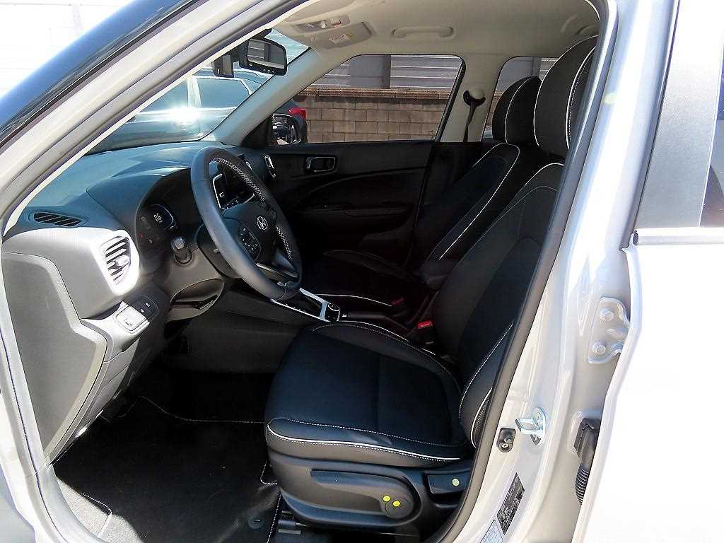 HYUNDAI Venue - Vista 5