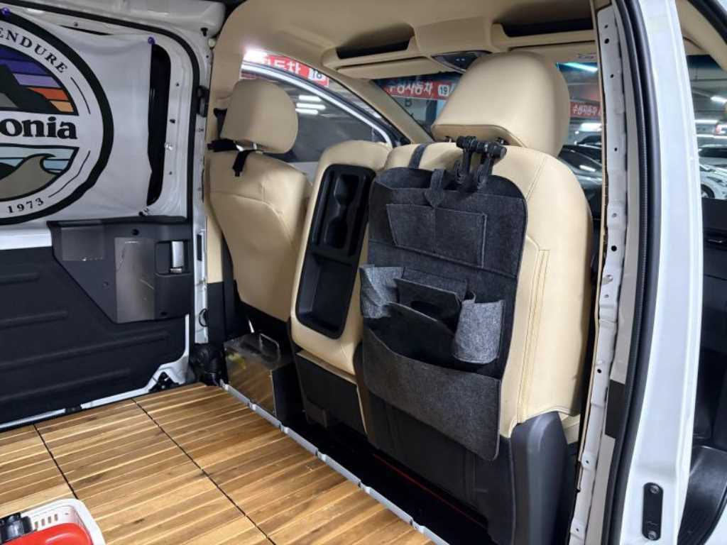 HYUNDAI Staria - Vista 6