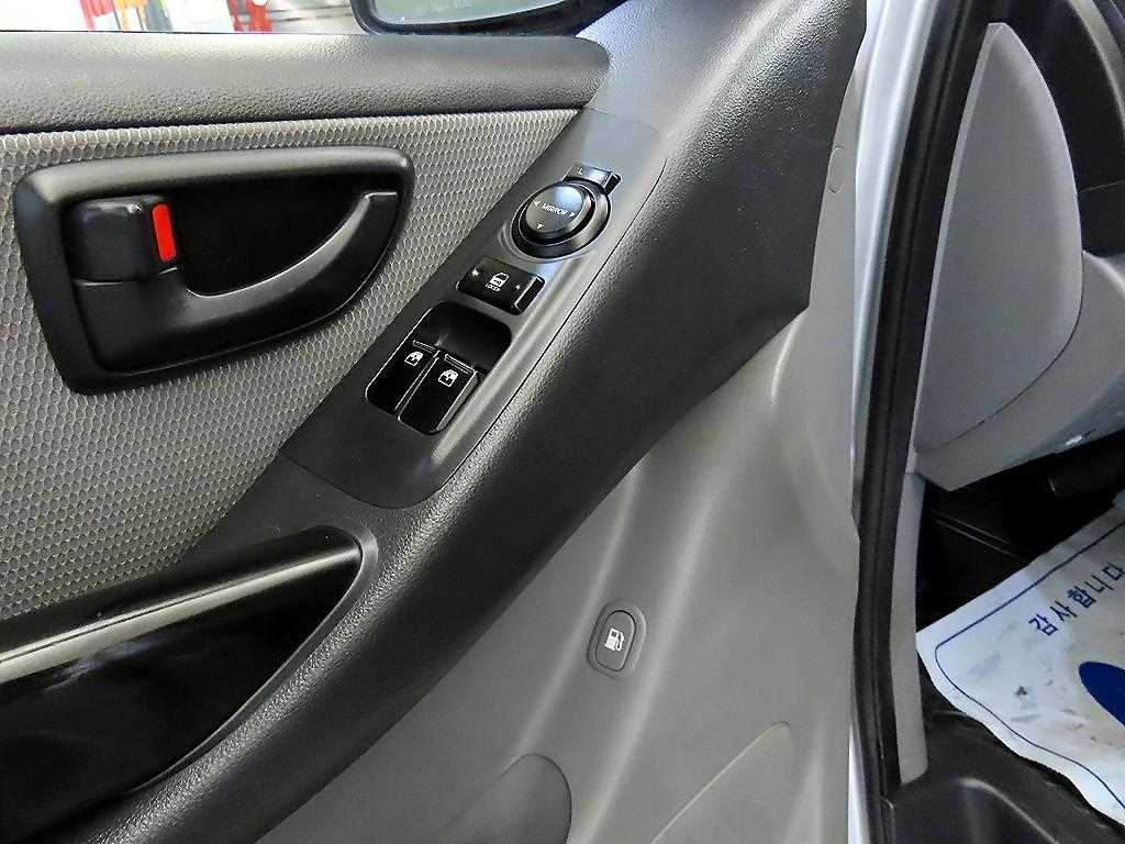 HYUNDAI Starex 2010 Plateado - Importación desde Corea - HF Imports Iquique - Foto 14