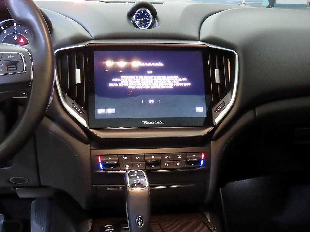 Maserati Ghibli - Vista 11