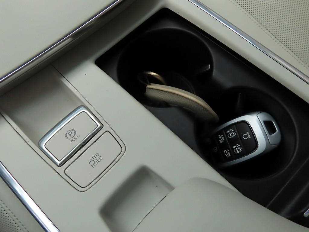 HYUNDAI Grandeur - Vista 11