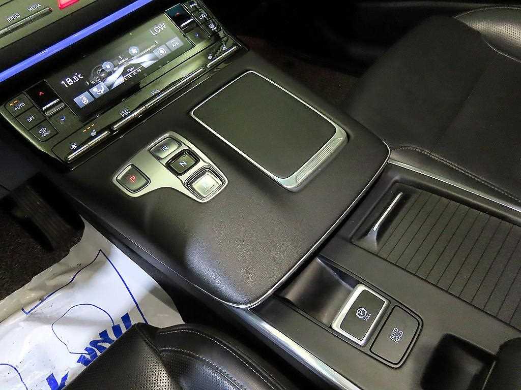 HYUNDAI Grandeur - Vista 12