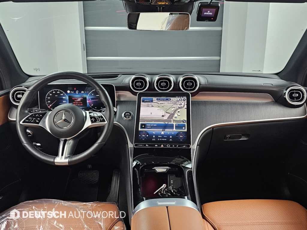 Mercedes Benz GLC Class - Vista 7