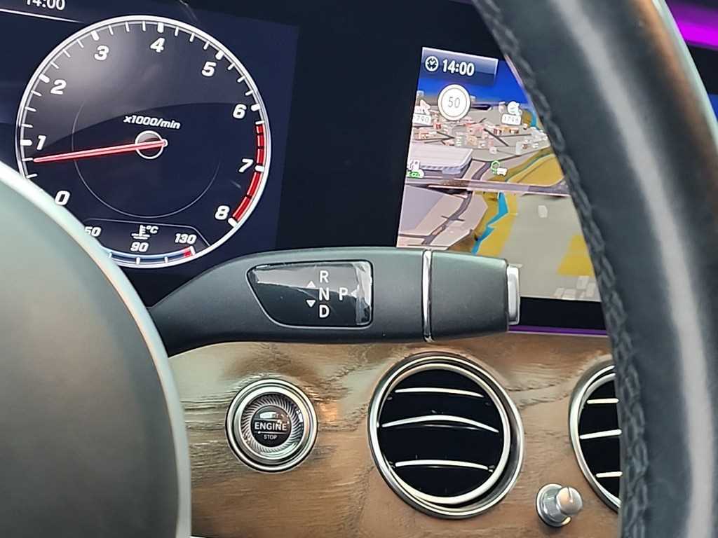 Mercedes Benz E class - Vista 8