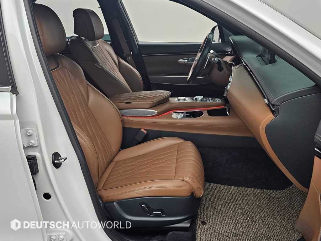 Genesis GV70 - Vista 10