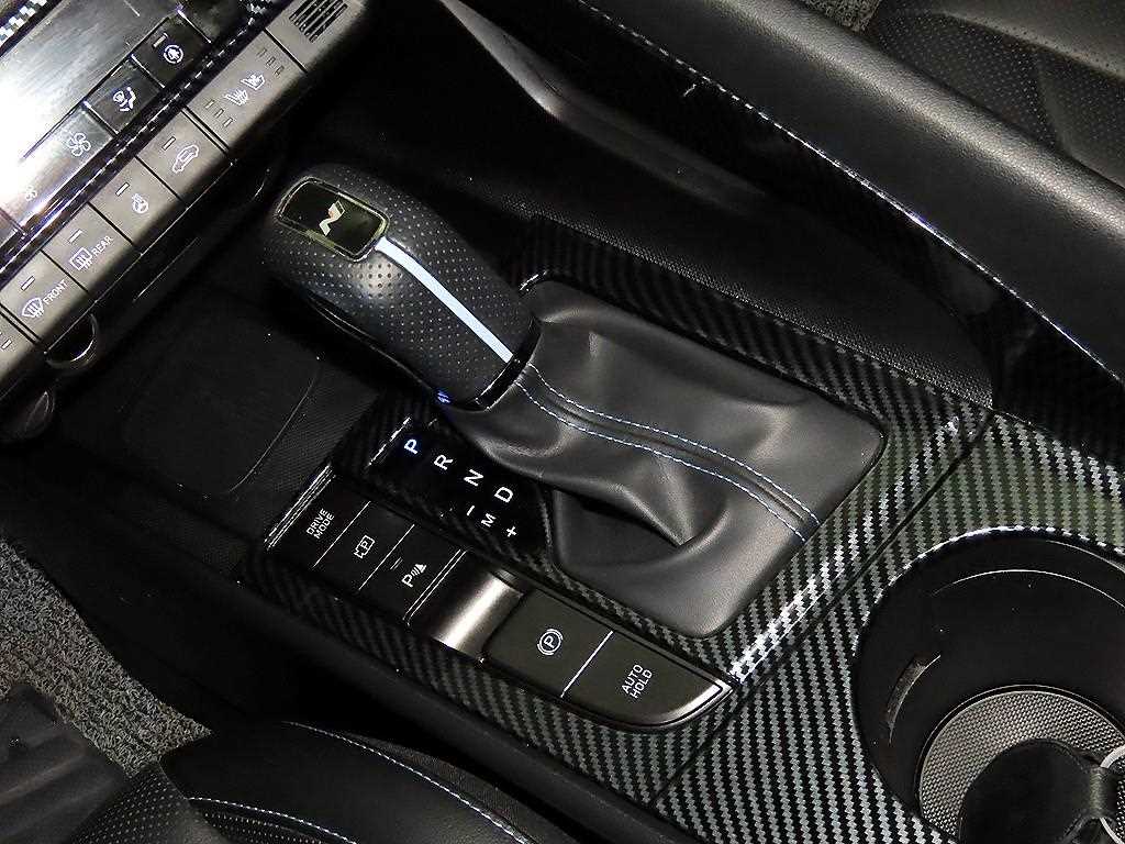 HYUNDAI Avante - Vista 12