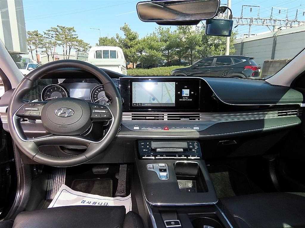 HYUNDAI Grandeur - Vista 7