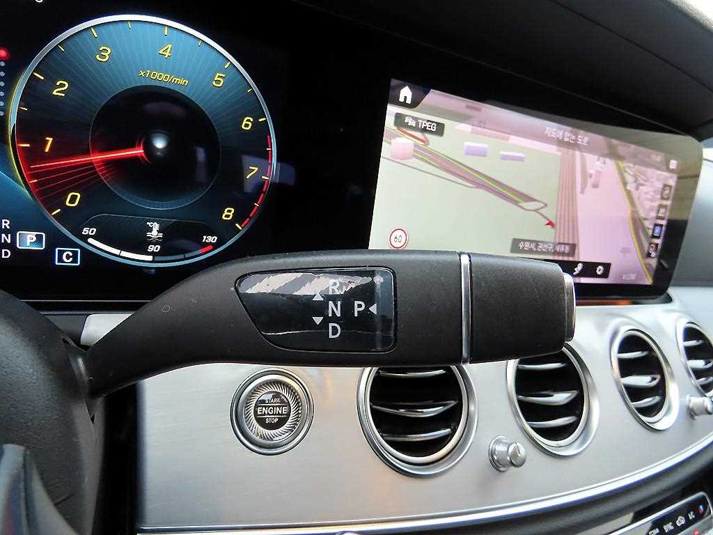 Mercedes Benz E class - Vista 10