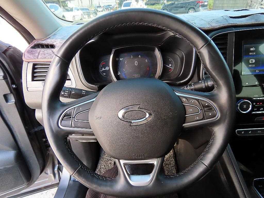 SAMSUNG QM6 - Vista 8