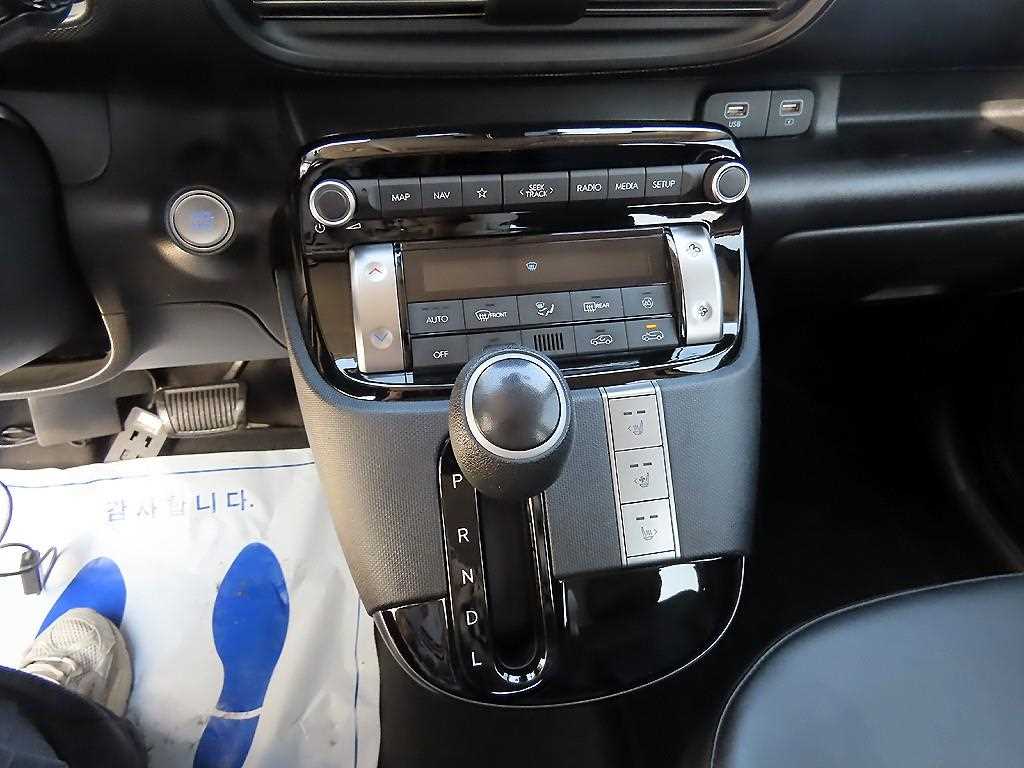 HYUNDAI Casper - Vista 10