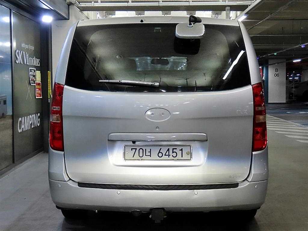 HYUNDAI Starex - Vista 5