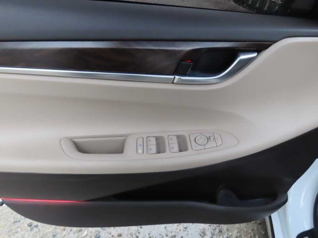 HYUNDAI Grandeur - Vista 6