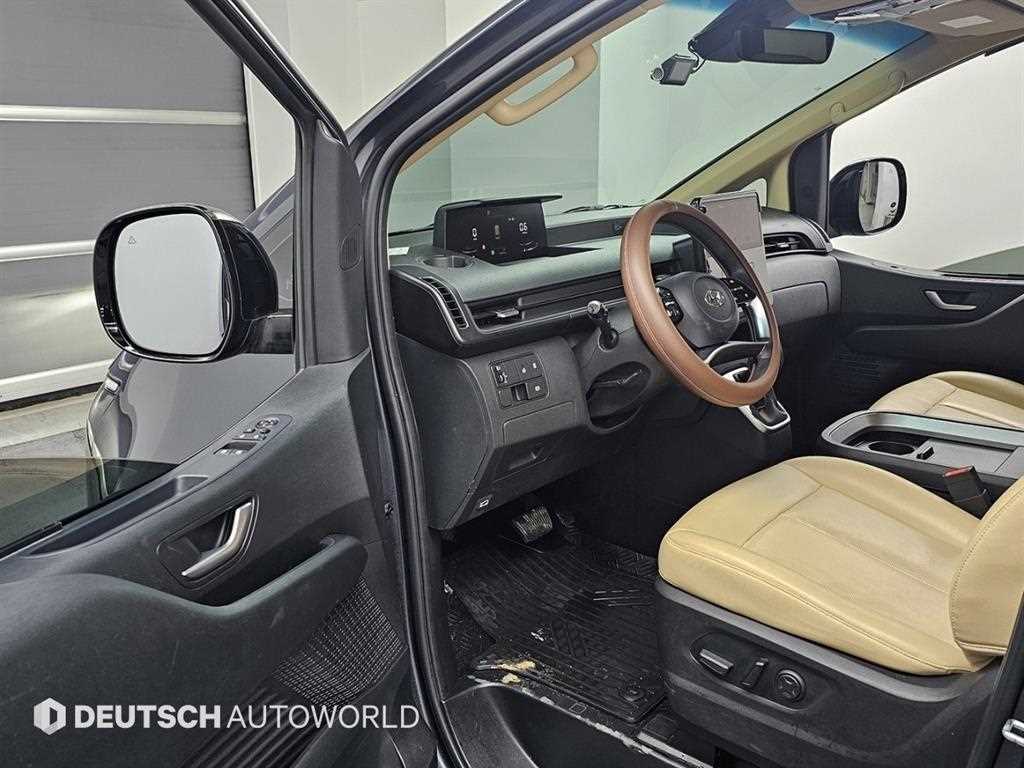 HYUNDAI Staria - Vista 11