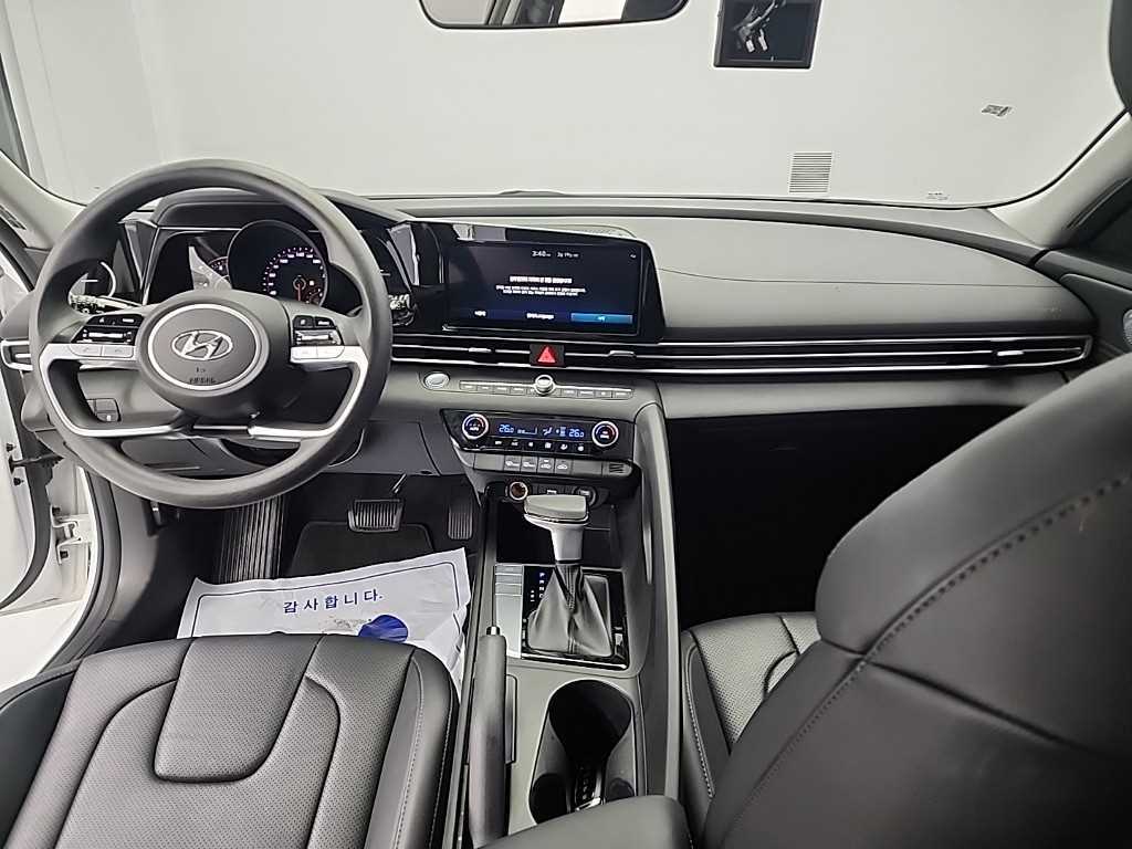 HYUNDAI Avante - Vista 7