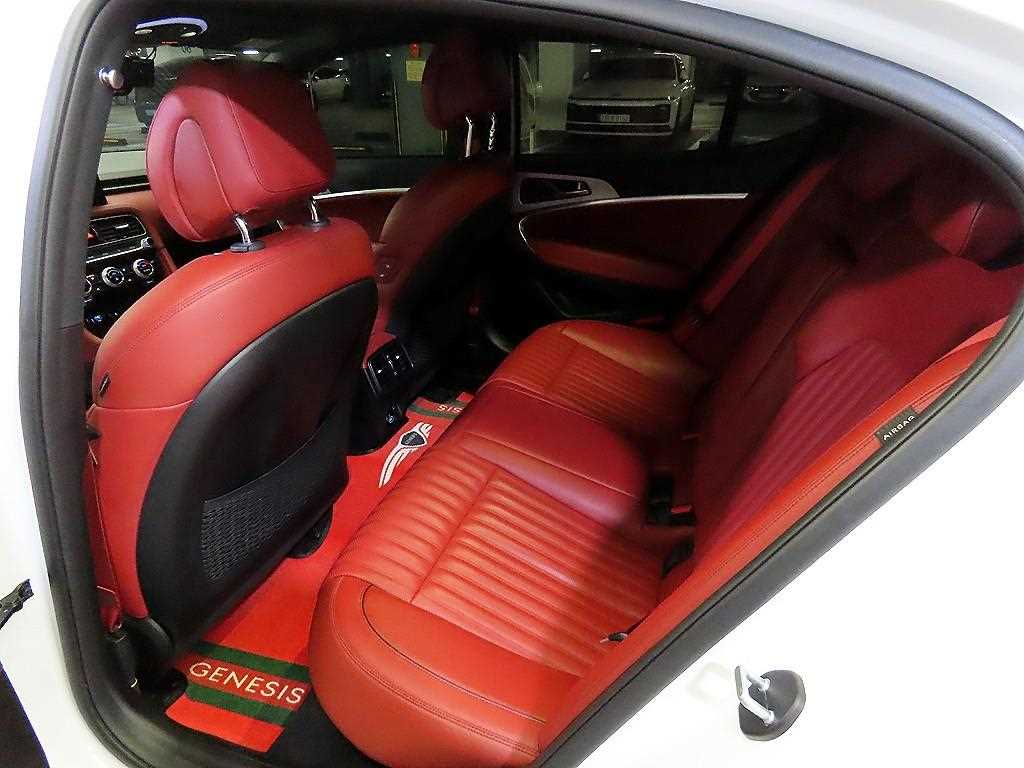 Genesis G70 - Vista 7