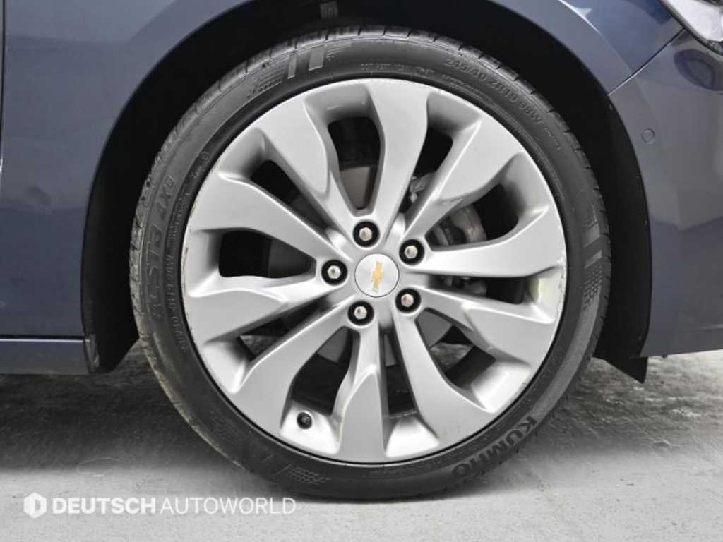 Chevrolet Malibu - Vista 5