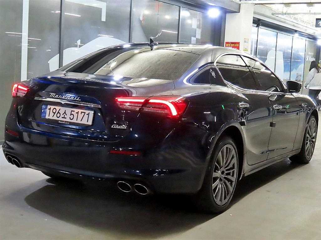 Maserati Ghibli - Vista 4