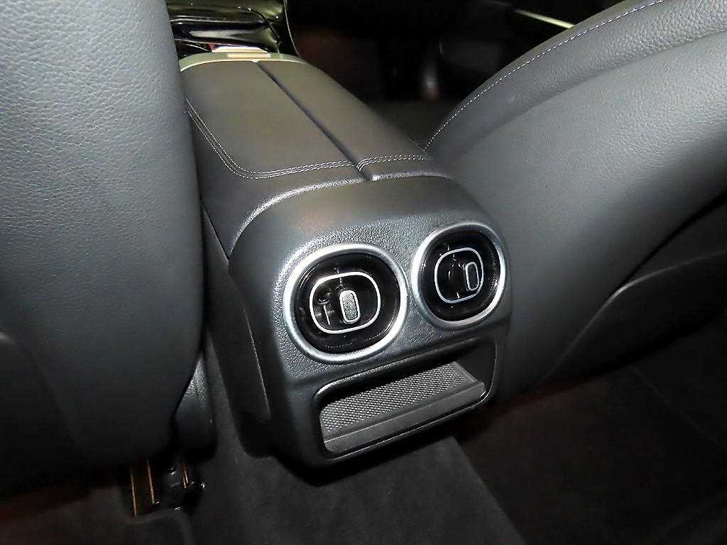 Mercedes Benz C Class 2024 Azul - Importación desde Corea - HF Imports Iquique - Foto 16