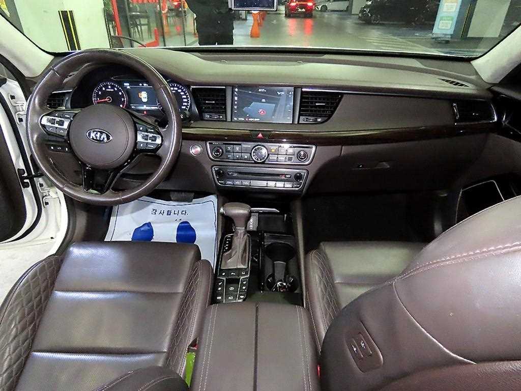 KIA K7 - Vista 10