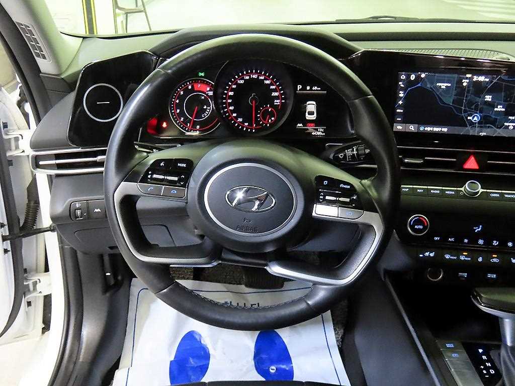 HYUNDAI Avante - Vista 8