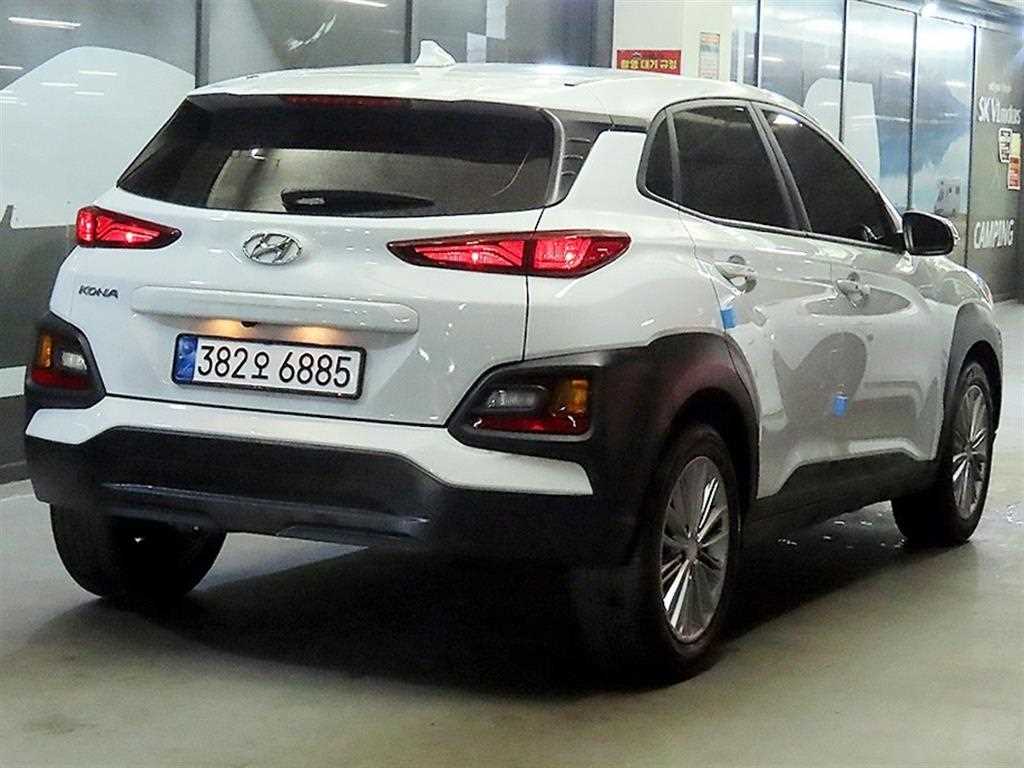 HYUNDAI Kona - Vista 4